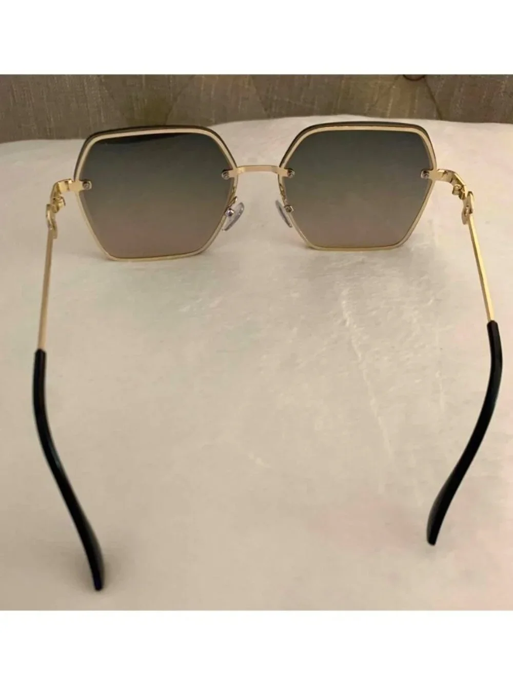Oversized Unisex Square Green Gradient Sunglasses With Gold Frame & Black Temple